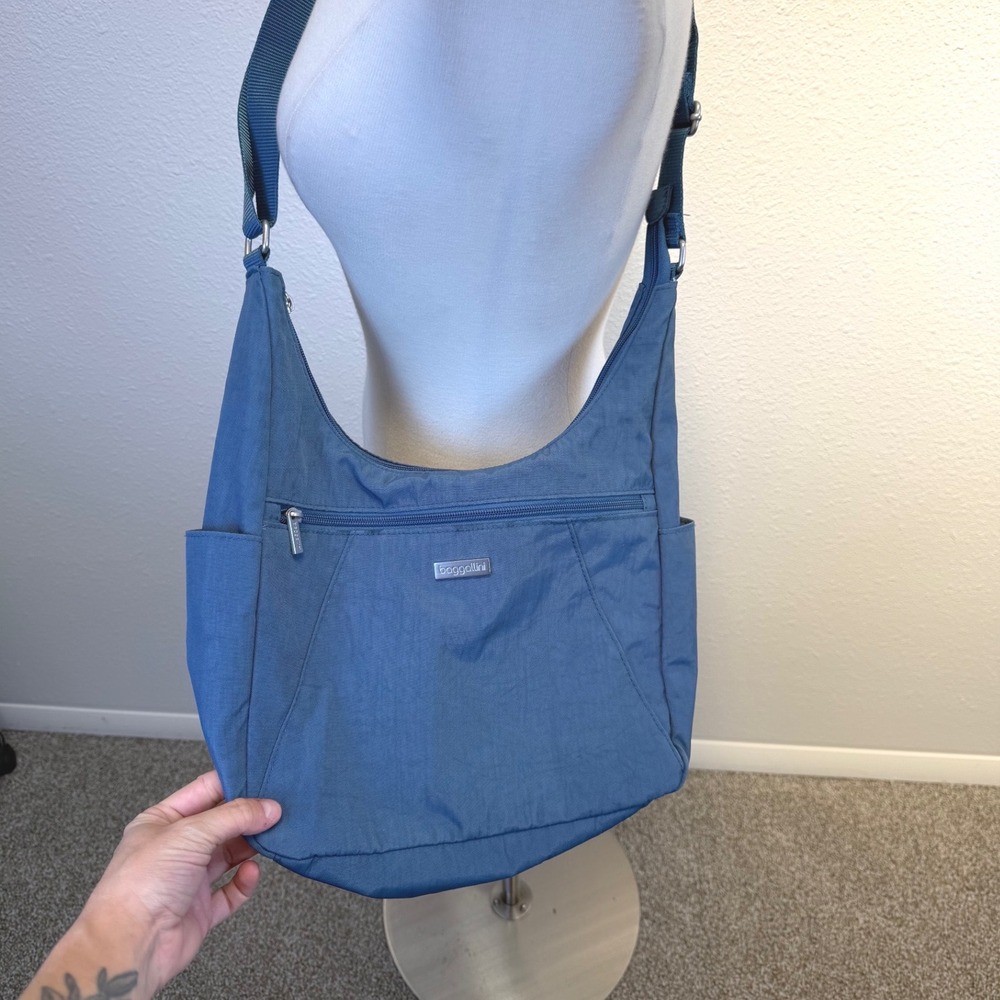 Baggalini Blue Nylon Hobo Crossbody Adjustable Strap Waterproof Outdoors